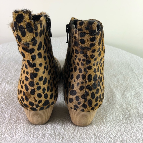 Find women’s cheetah print faux calf hair Lyle 1W4002 stack heeled bootie Sz 7.5 - Picture 2 of 9